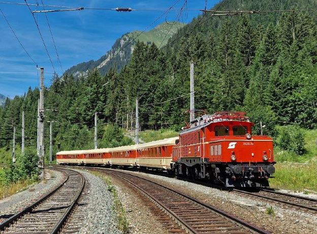 Nostalgiefahrt zum 140-jährigen Jubiläum der Arlbergbahn